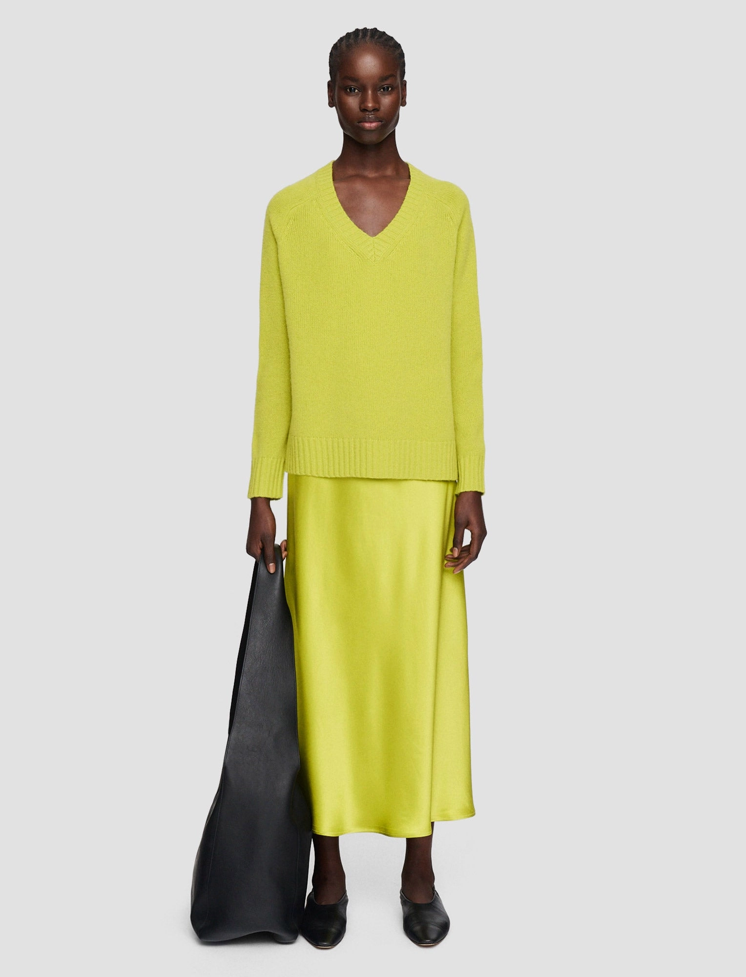 Odor Control Technology Recycled Polyester Blend Open Cashmere V Neck Jumper