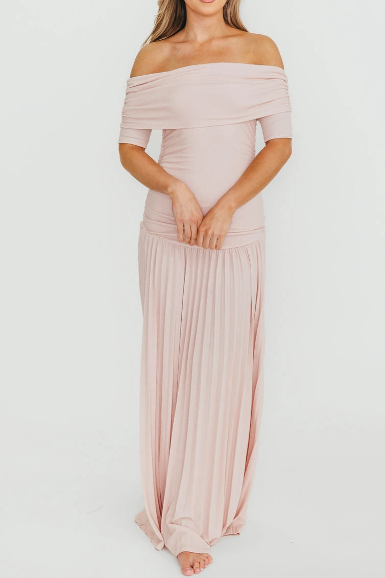 Sunset Glow Perfectly Styled The Lennox Maxi Dress in Dusty Pink