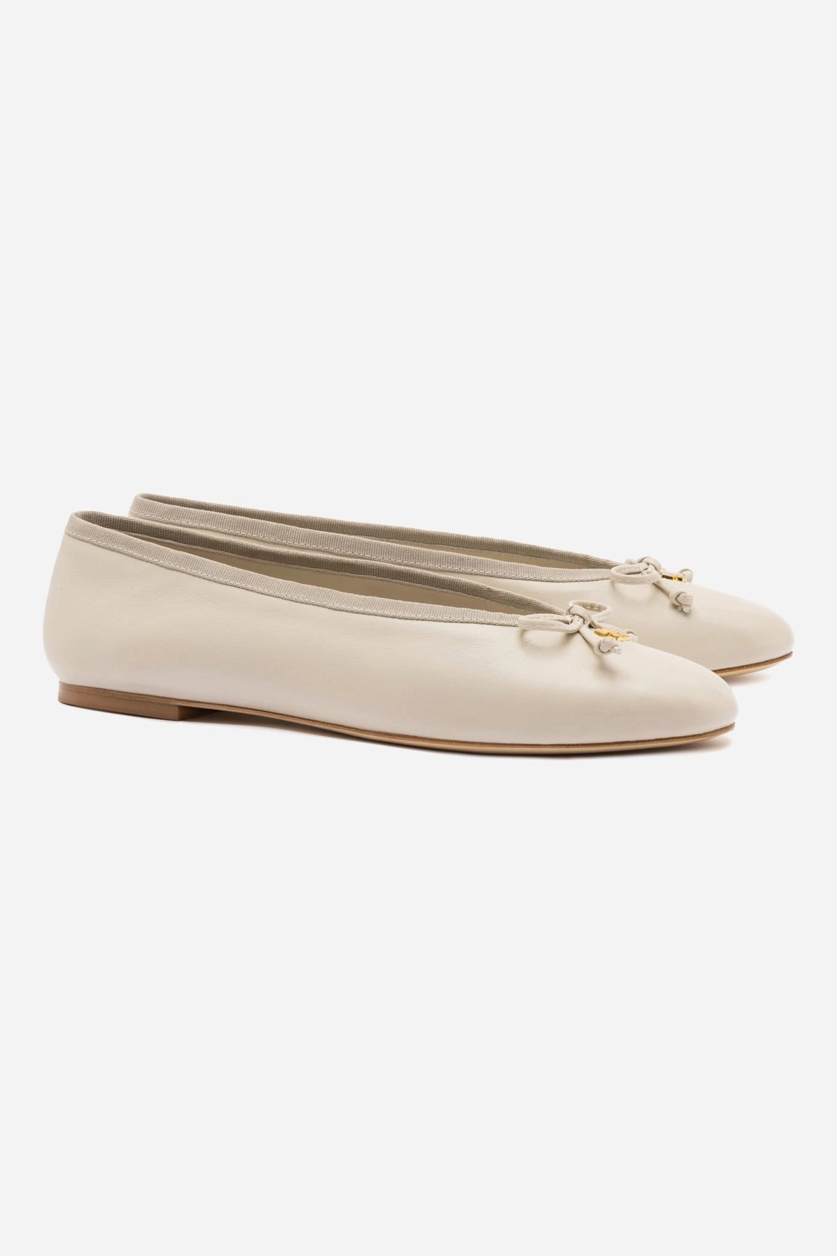 Adjust Buckle Sleek Fit Pavlova Ballet Flat In Mushroom Grey Leather