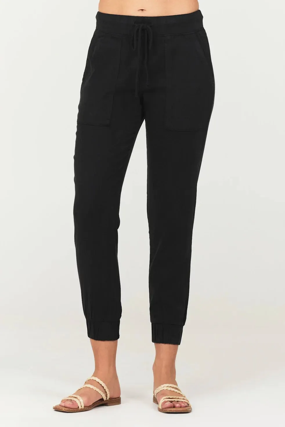 Relaxed Fit Design AllDayCompression Pocket Jogger