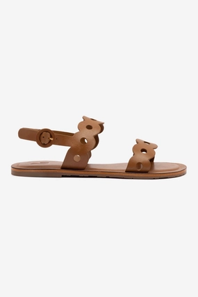 Active Mode waterproof construction Florence Flat Sandal In Light Caramel Leather