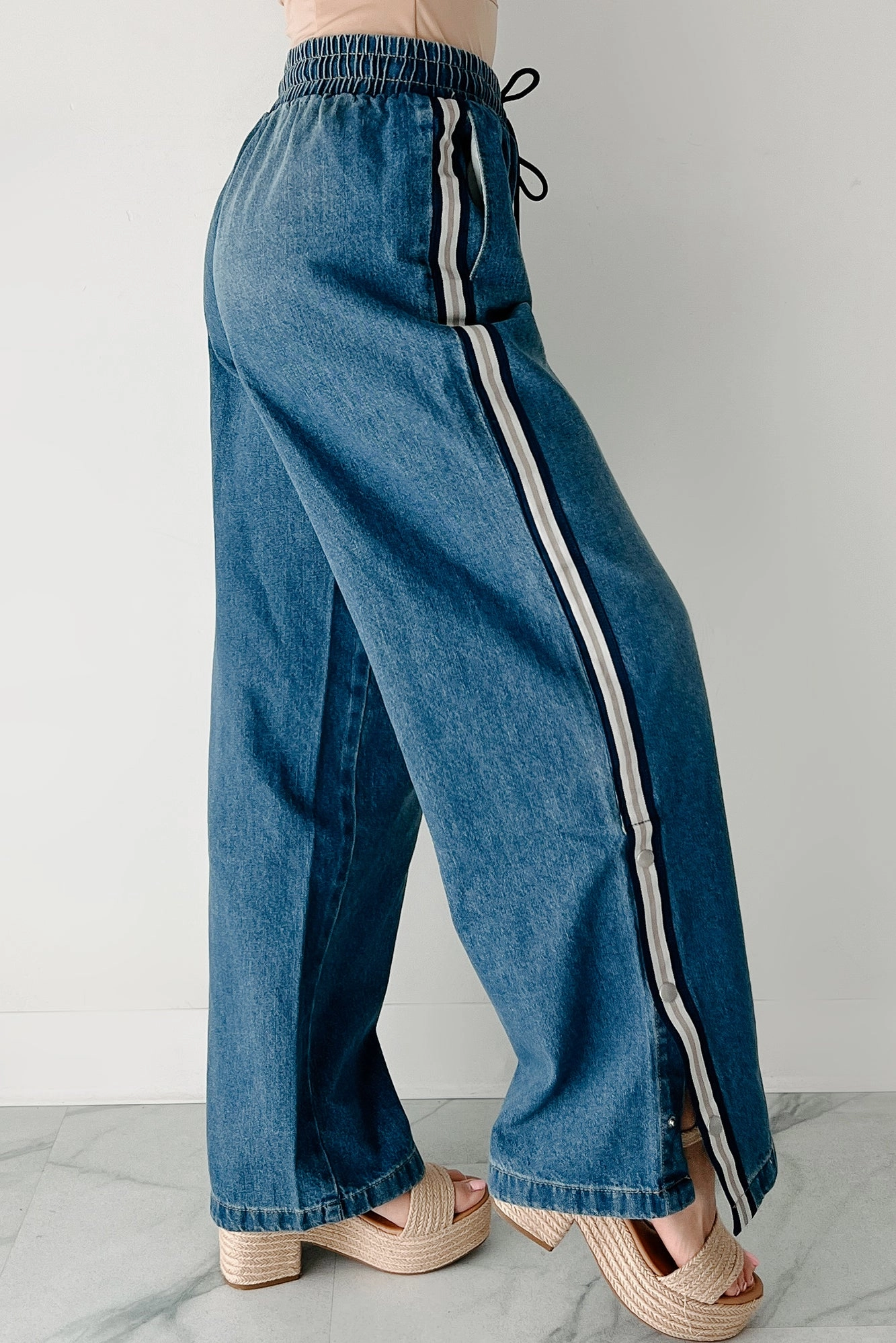 Betsy Almost Famous Wide Leg Drawstring Waist Jeans (Medium) Elegant Adult Fashion