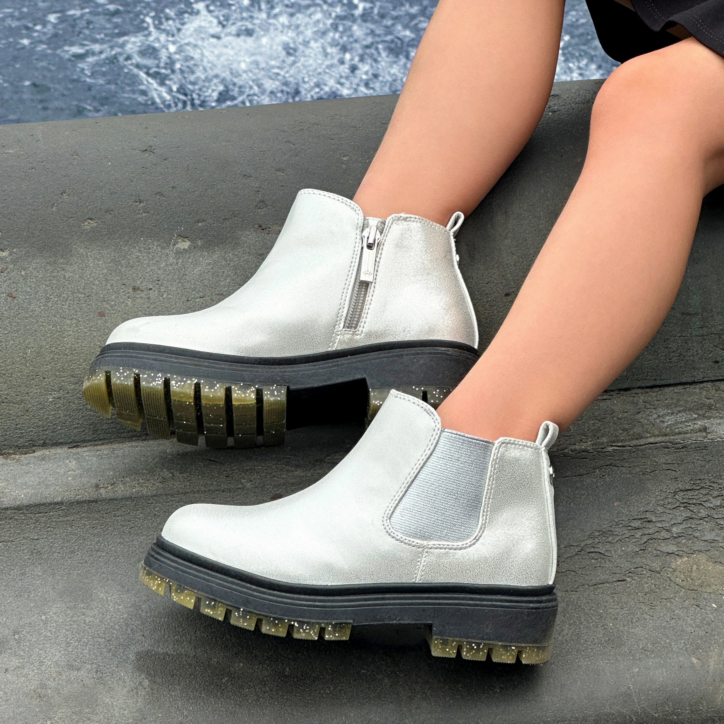 PRISILA-SILVER Seamless Stitching