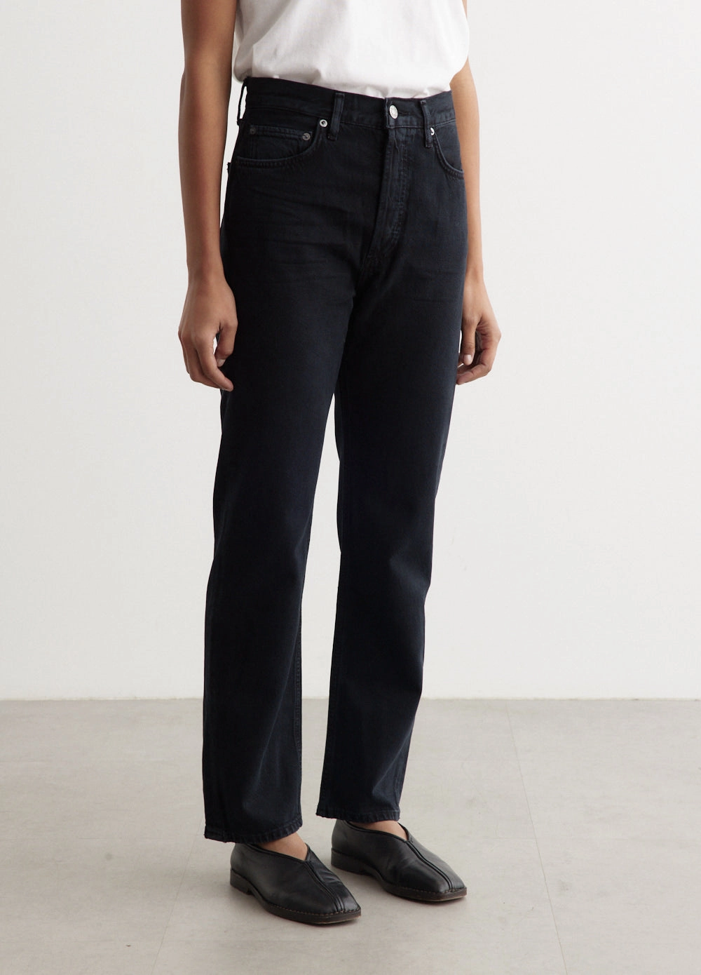 90's Pinched Waist Jeans Easy Layering Go To Look