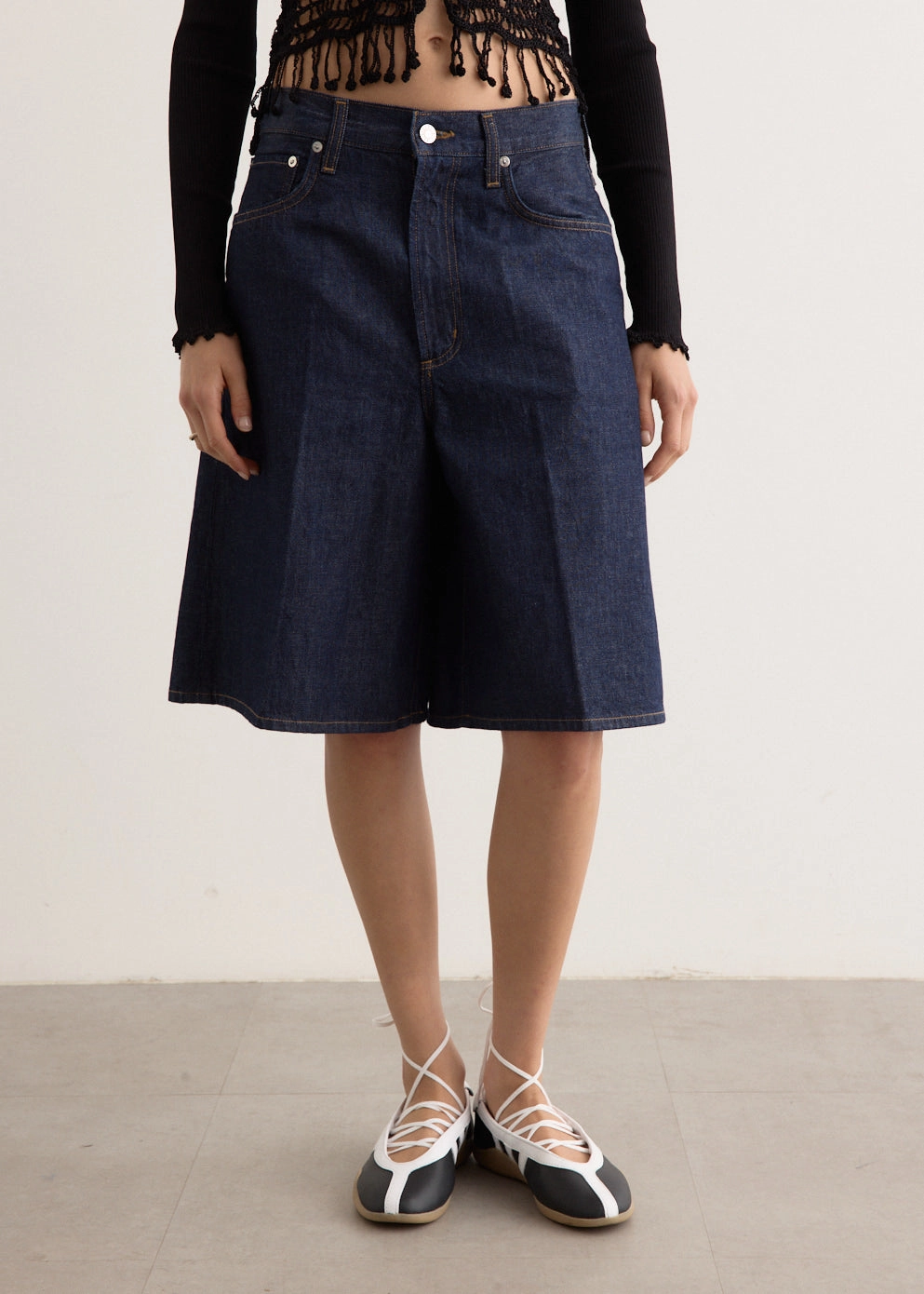 Comfortable Outfit Travel Outfit Evening Stroll Minimalist Nolan Shorts