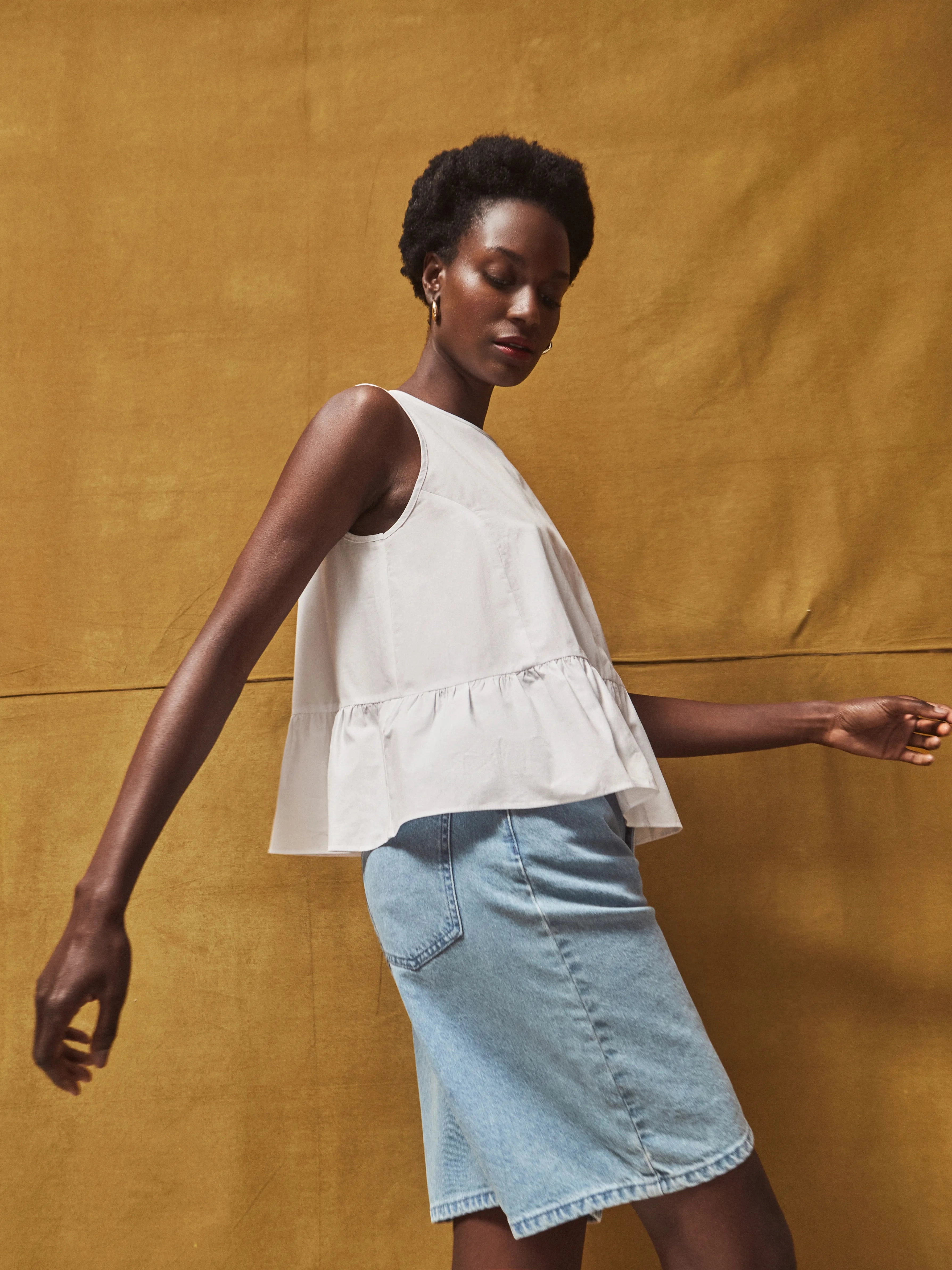 Subtle Texture Weave White Frill Hem Cotton Top