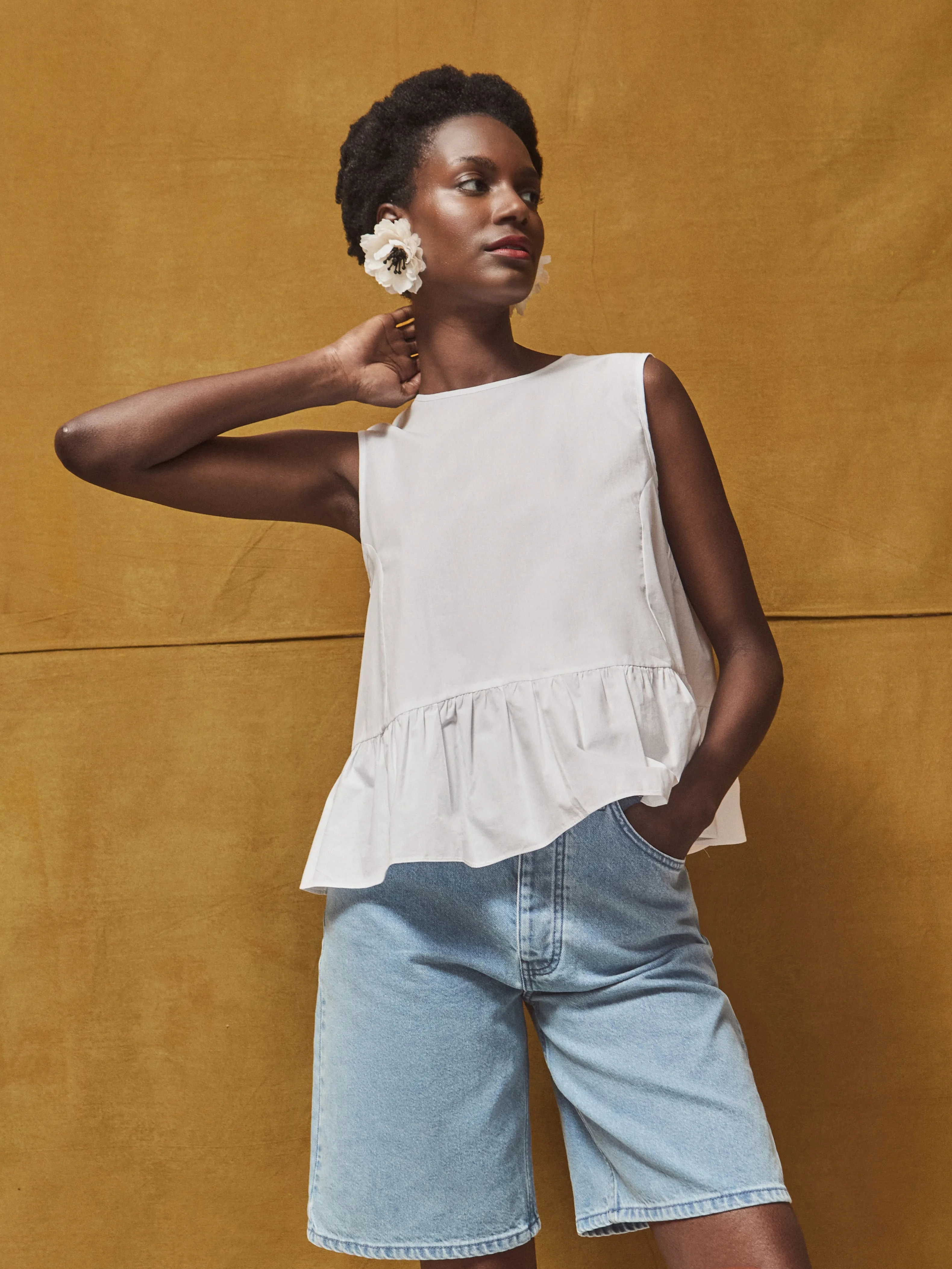 White Frill Hem Cotton Top ConvertibleSleeves QuickRelease Closure