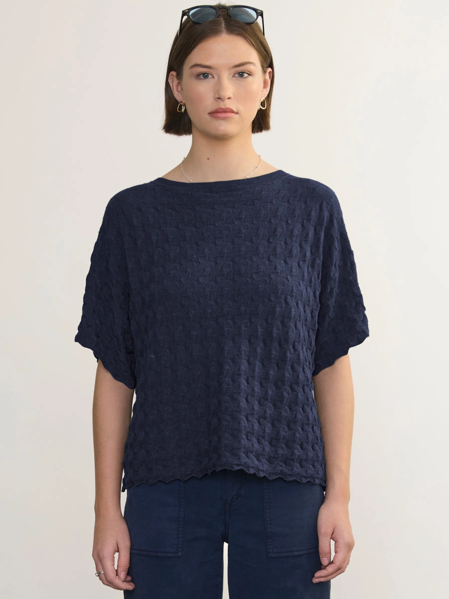 3D RELAXED TEE Versatile Layering Piece Durable Overlock Stitch