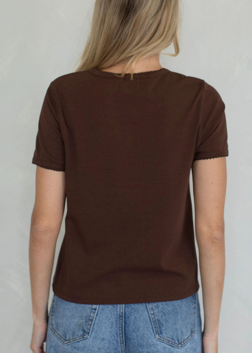 Enley Scallop Edge Basic Tee - Chocolate AirflowVents