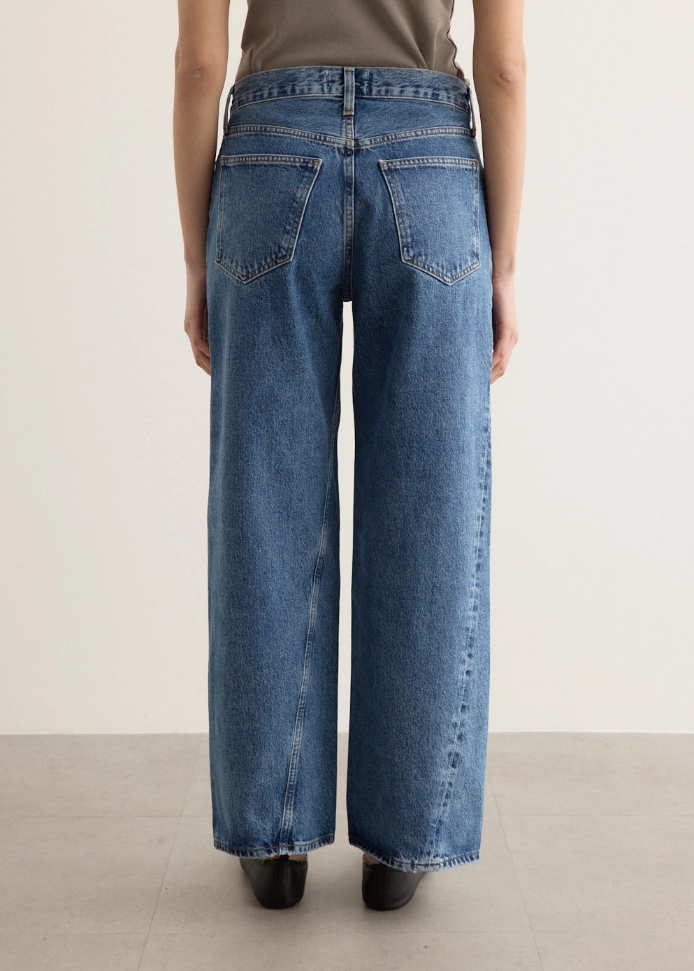 Customizable Fit Modern Fit Twist Low Slung Baggy Jeans