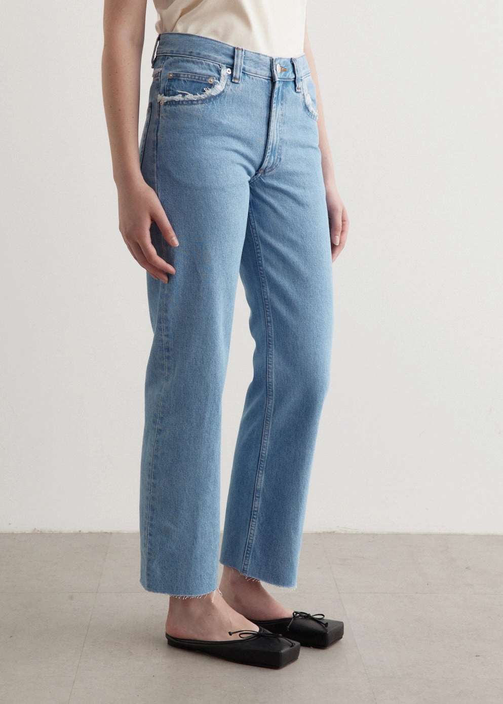 Relaxed Raw Edge Jeans Elegant Minimalist Outdoor Adventure