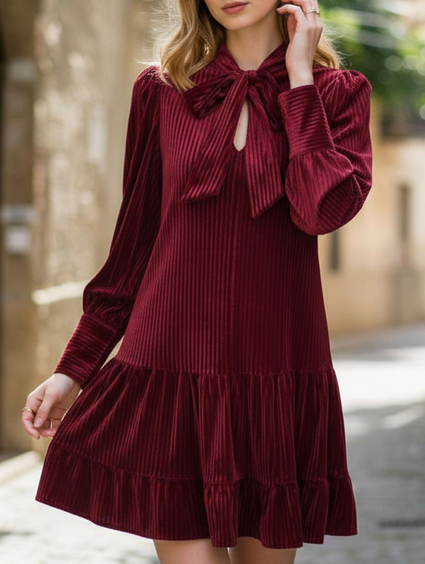 Retro hot sale velvet short dress Flattering Layers