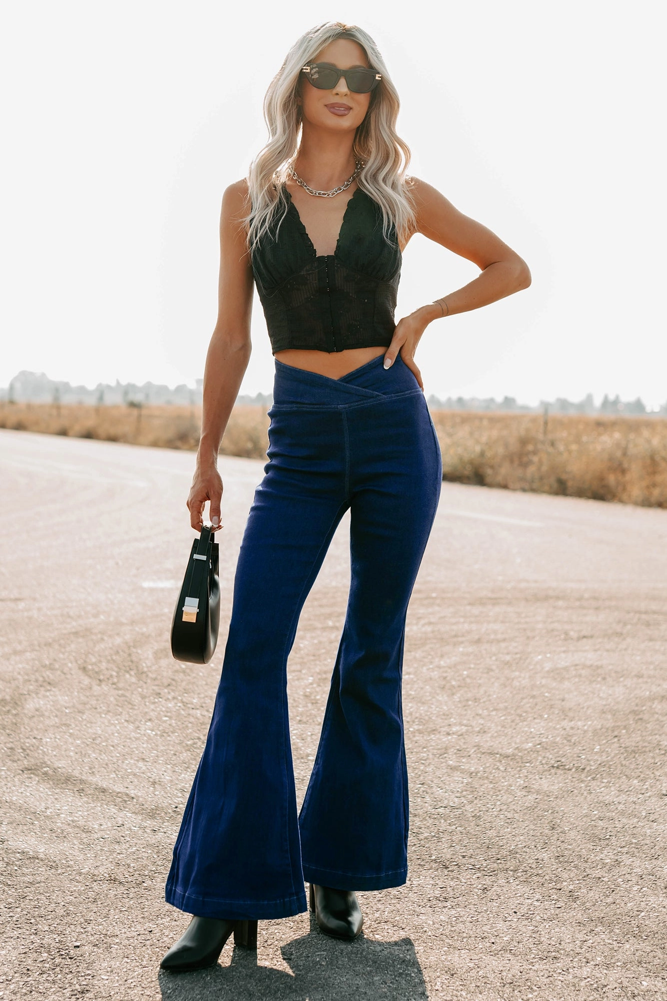 Thora V Waist Signature 8 Flare Jeans (Dark) All Rounder