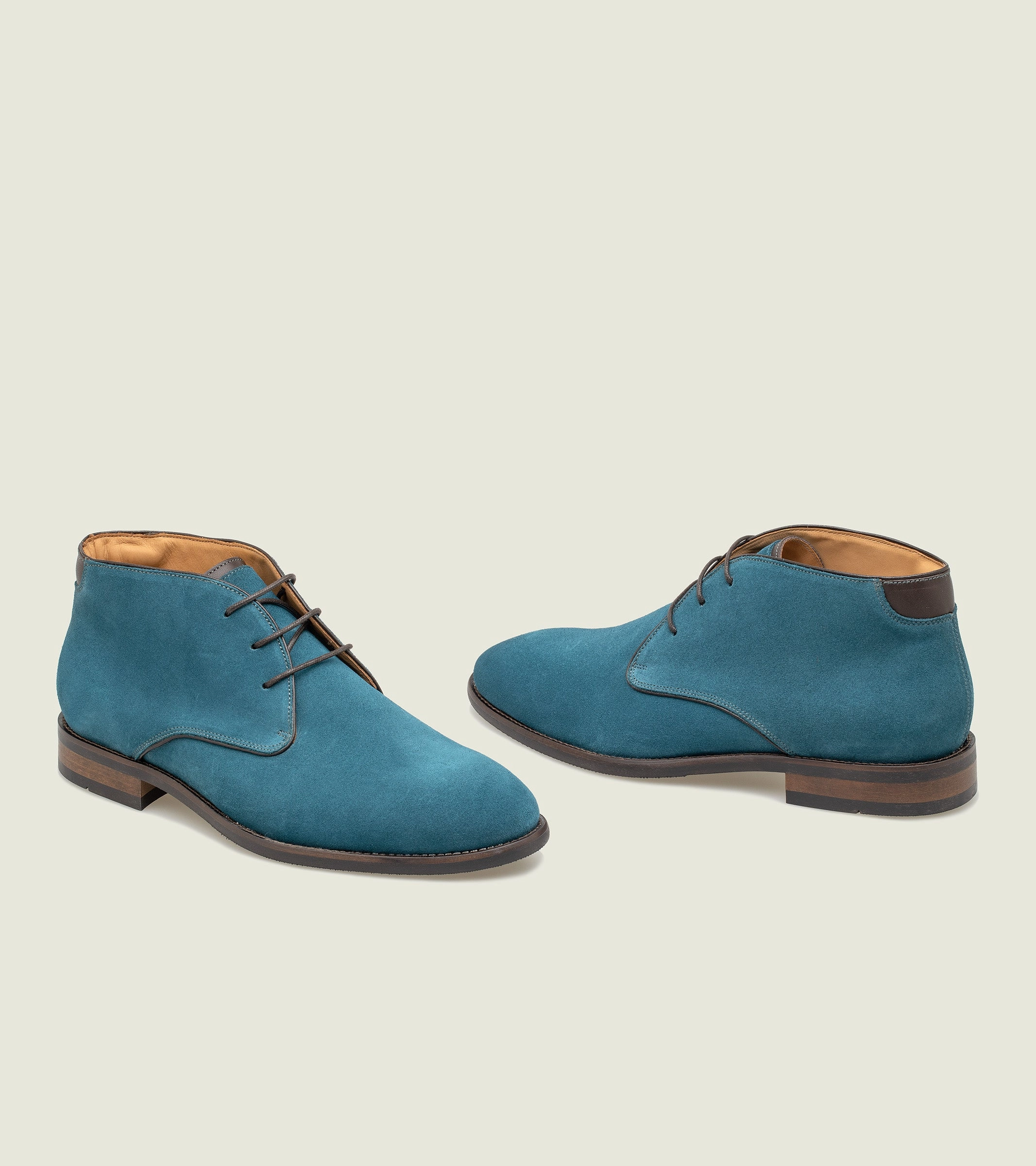 Russell Cushioned Step Windy Weather