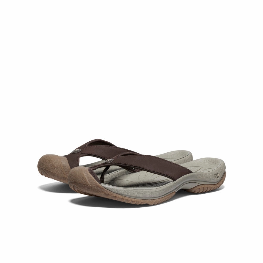 Trendy Vacation Sandals Slip Resistant Tread Pattern Men's Waimea Leather Flip-Flop  |  Java/Plaza Taupe