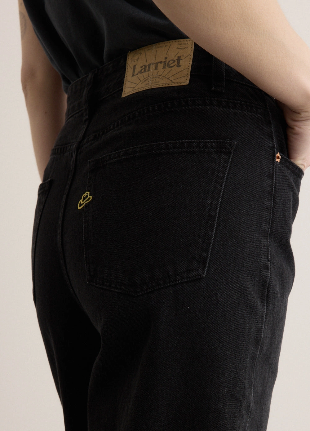 Workday Outfit Sustainable Trend Setter Versatile Women's Wale Jeans