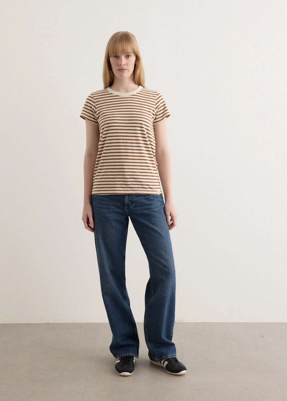 Neutral Vibrant Chill Outfit Sleek Option Shea High-Rise Relaxed Straight Jeans