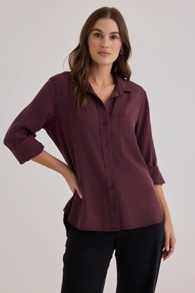 SubtleTexture Shirt Tail Button Down