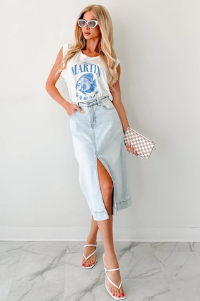 Skirtin' Around High Rise Denim Midi Skirt (Light) Traveler Gear Luxury Winter Warmth Outdoor Adventure