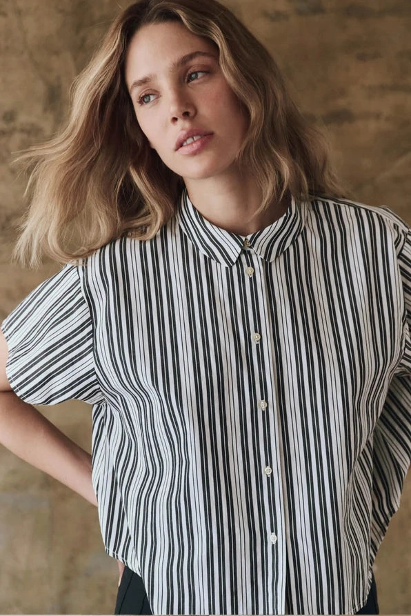 The Valor Top LightweightFabric LowMaintenanceMaterial