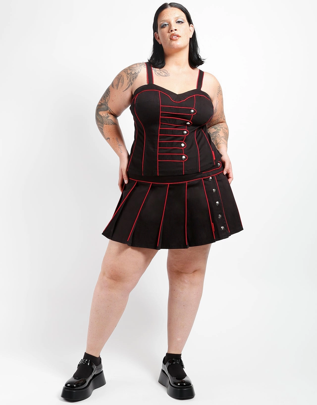 CURVE BAND PLEATED SKIRT RED FadeResistant All Season