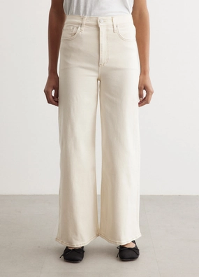 Street Fashion Trend Setter Holiday Vibes Cool And Simple Sofie Crop Jeans