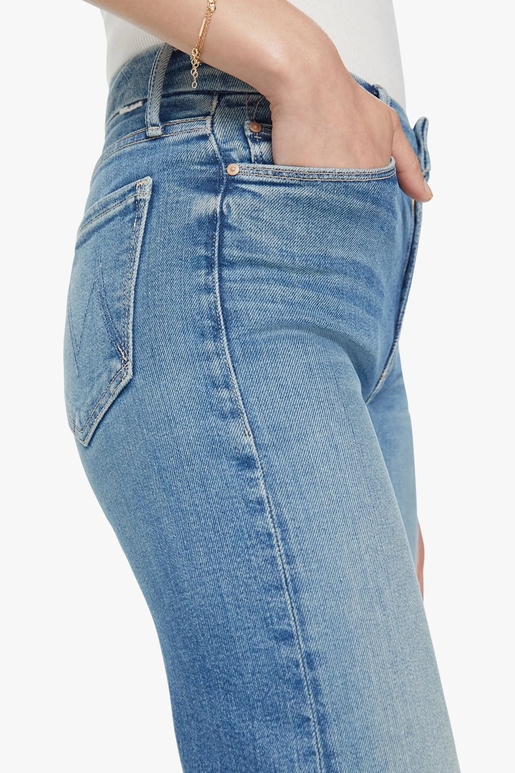 The Roller Fray Weekend Style Stretch Bold Look