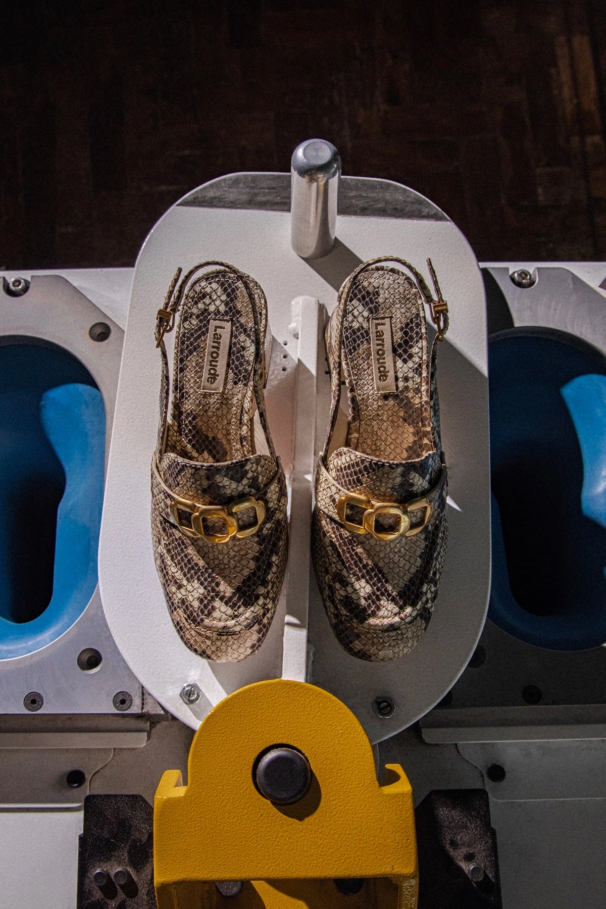 Harrington Loafer Low In Neutral Snake Leather Pull Tab Quiet Step