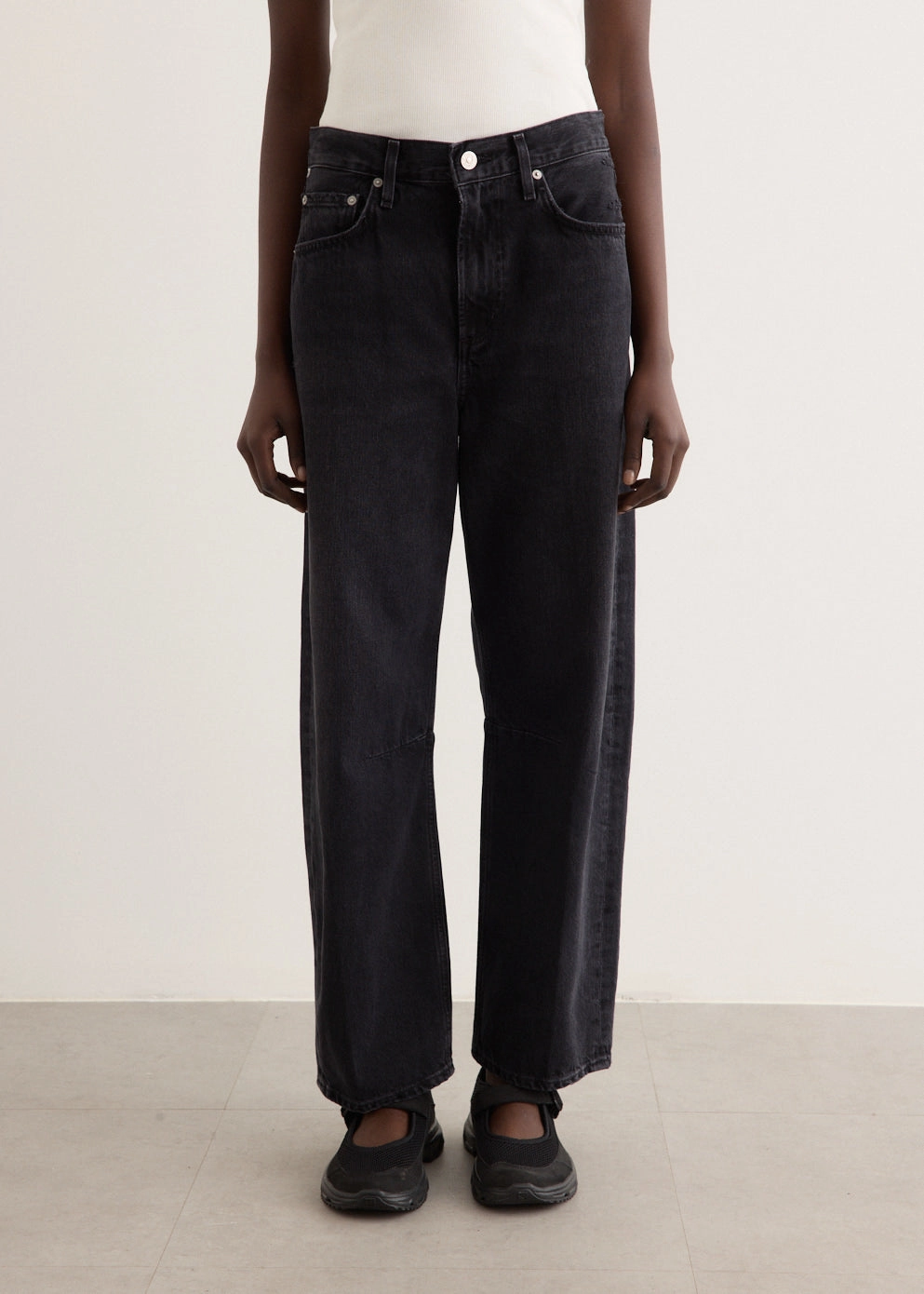 Miro Relaxed Jeans Couple Look Modern Go To Outfit