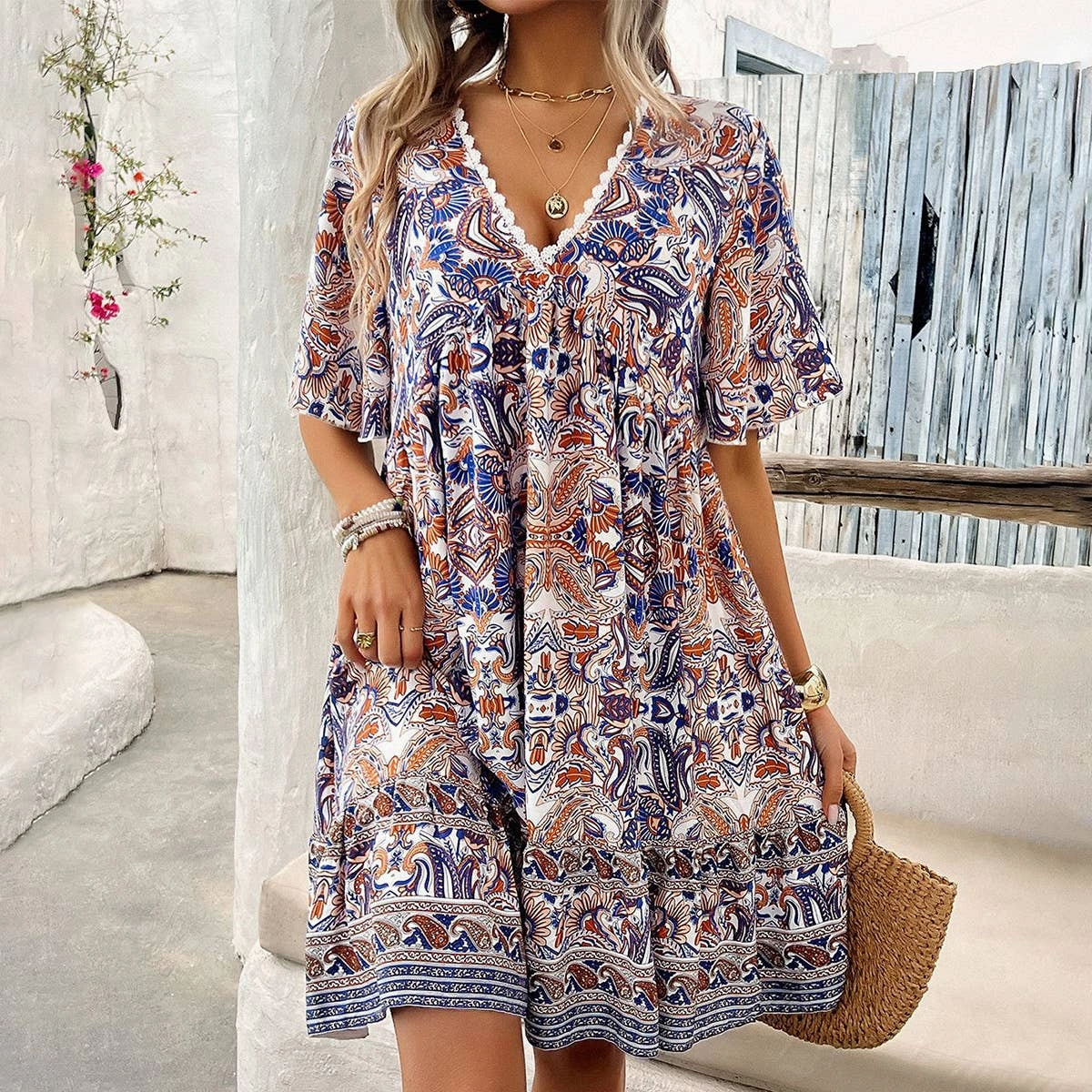 Trend-Inspired Balanced Lines CASUAL HOLIDAY PRINT V-NECK DRESS_CWDSD3738