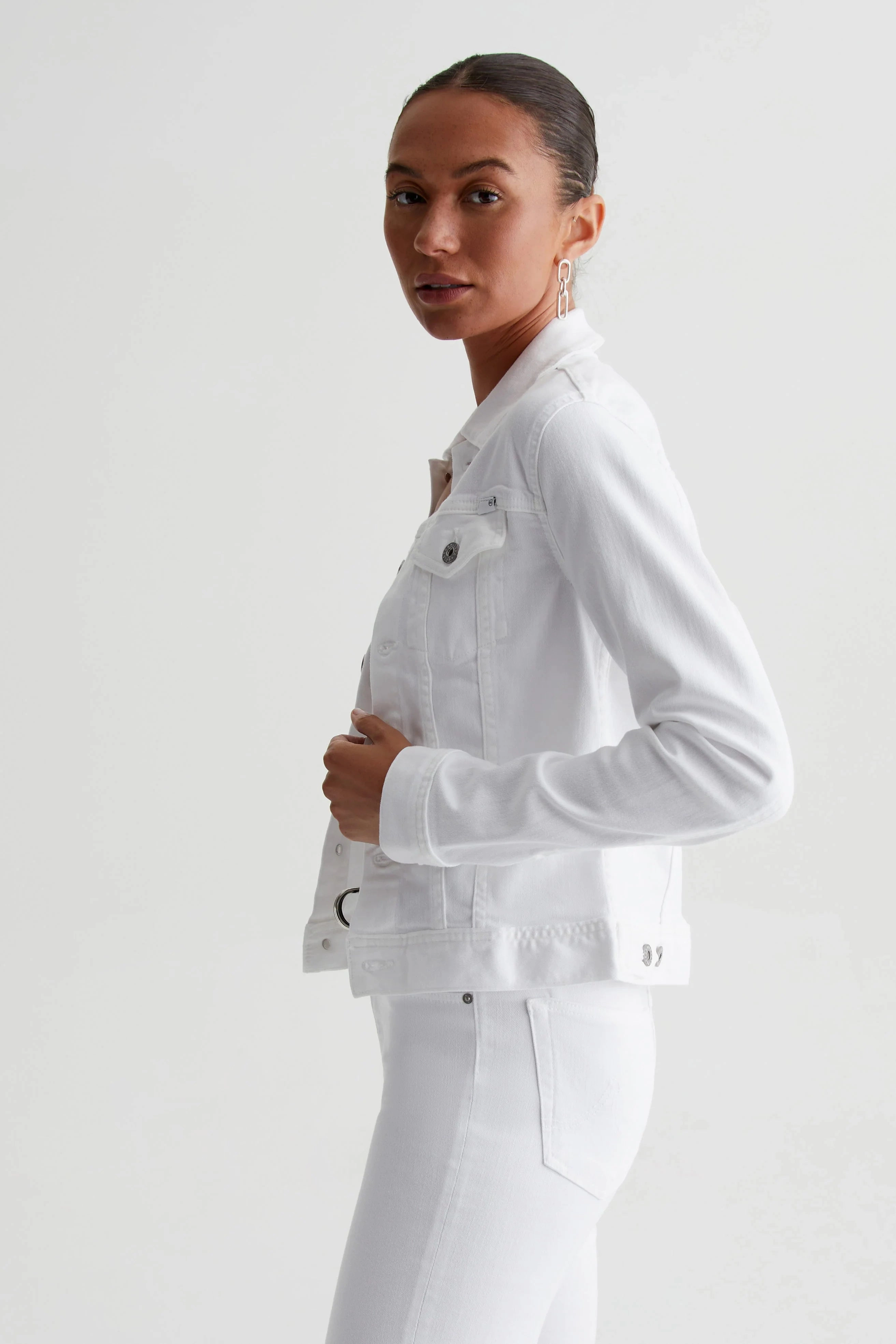 Robyn Jacket Valentine's look suitable for solo travel