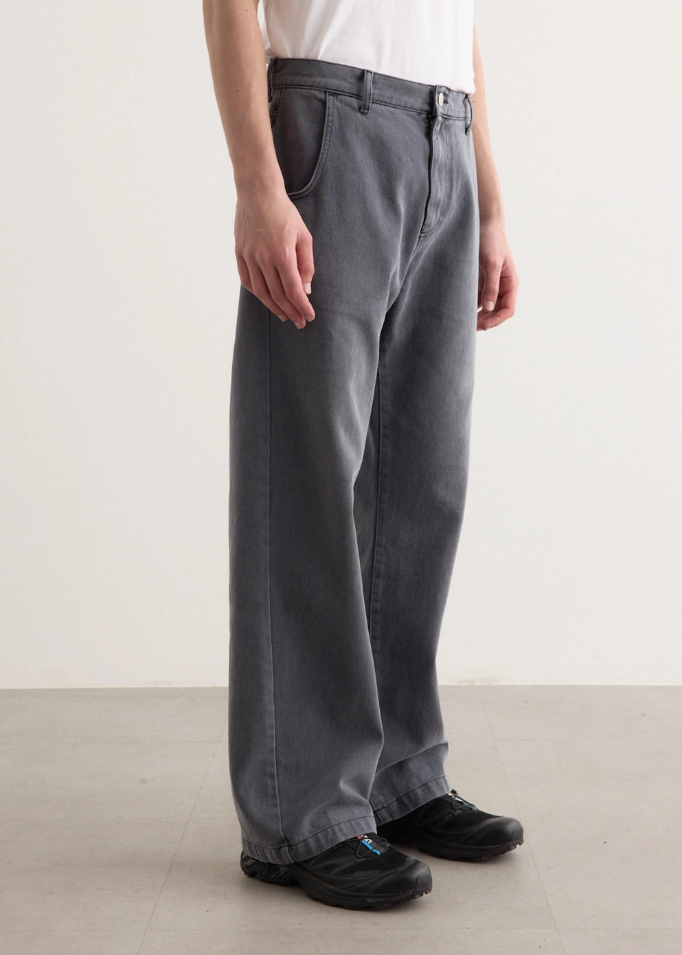 Breathable Classic Wear Eco Friendly Straight Cut Jeans