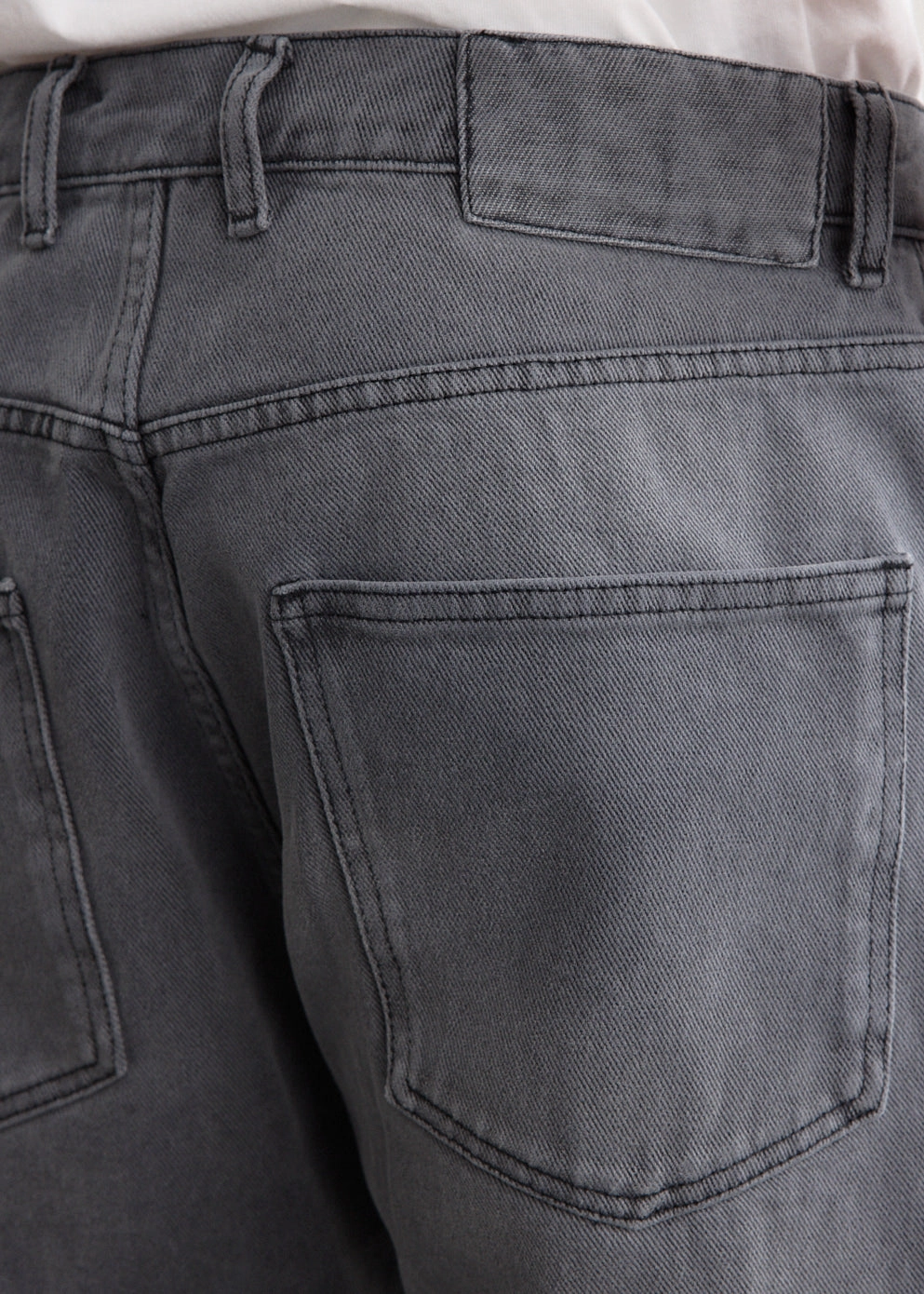 Straight Cut Jeans Night Out Traveler Gear Stylish Relaxed Style Smart Casual Minimalist Style