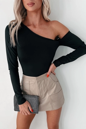 Relaxed fit wear Simple Standards Asymmetric Bodysuit (Black)