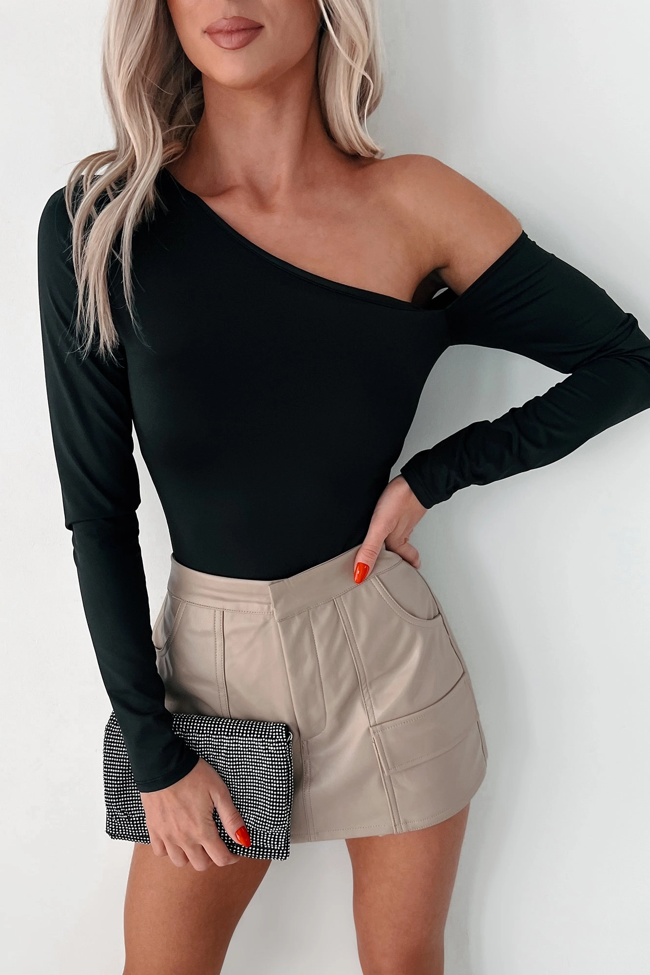 Relaxed fit wear Simple Standards Asymmetric Bodysuit (Black)