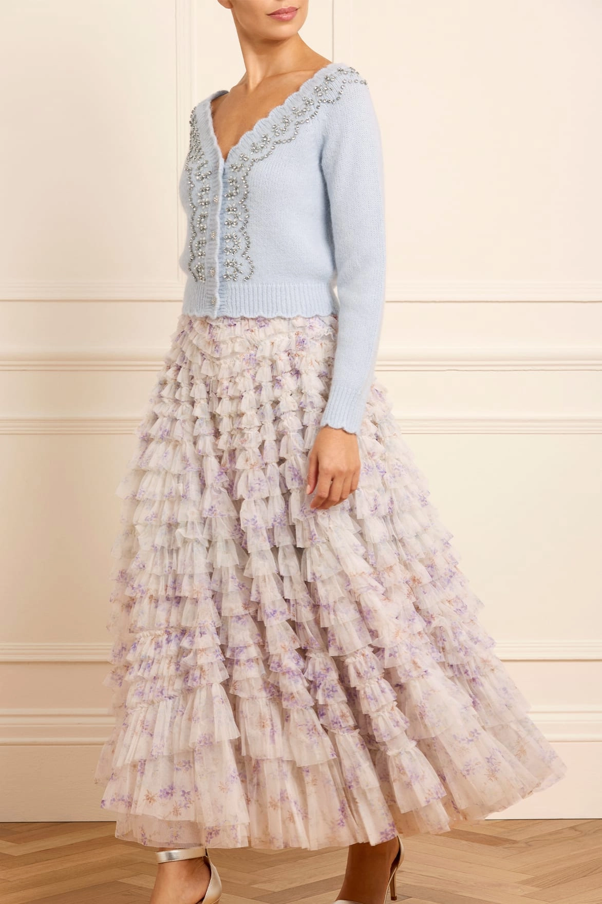 WrinkleResistant Yarn Embellished V-Neck Short Cardigan