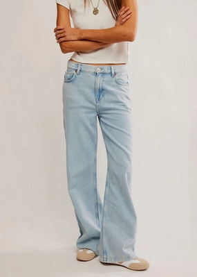 Stride Jean - Roam Free Day Adventure Comfortable Fit Look