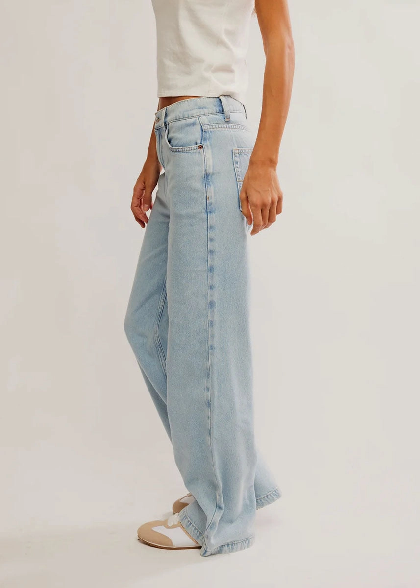 Effortless Look Stride Jean - Roam Free