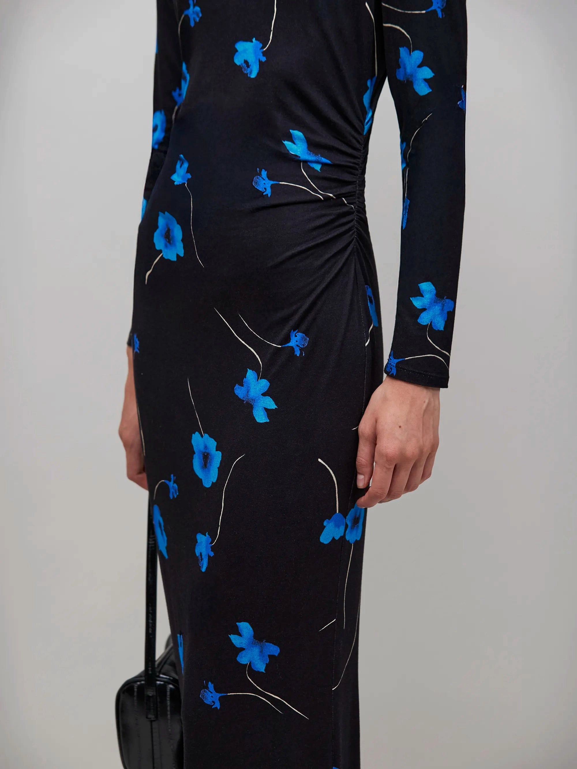 Relaxed Line Blue Floral Print Jersey Dress