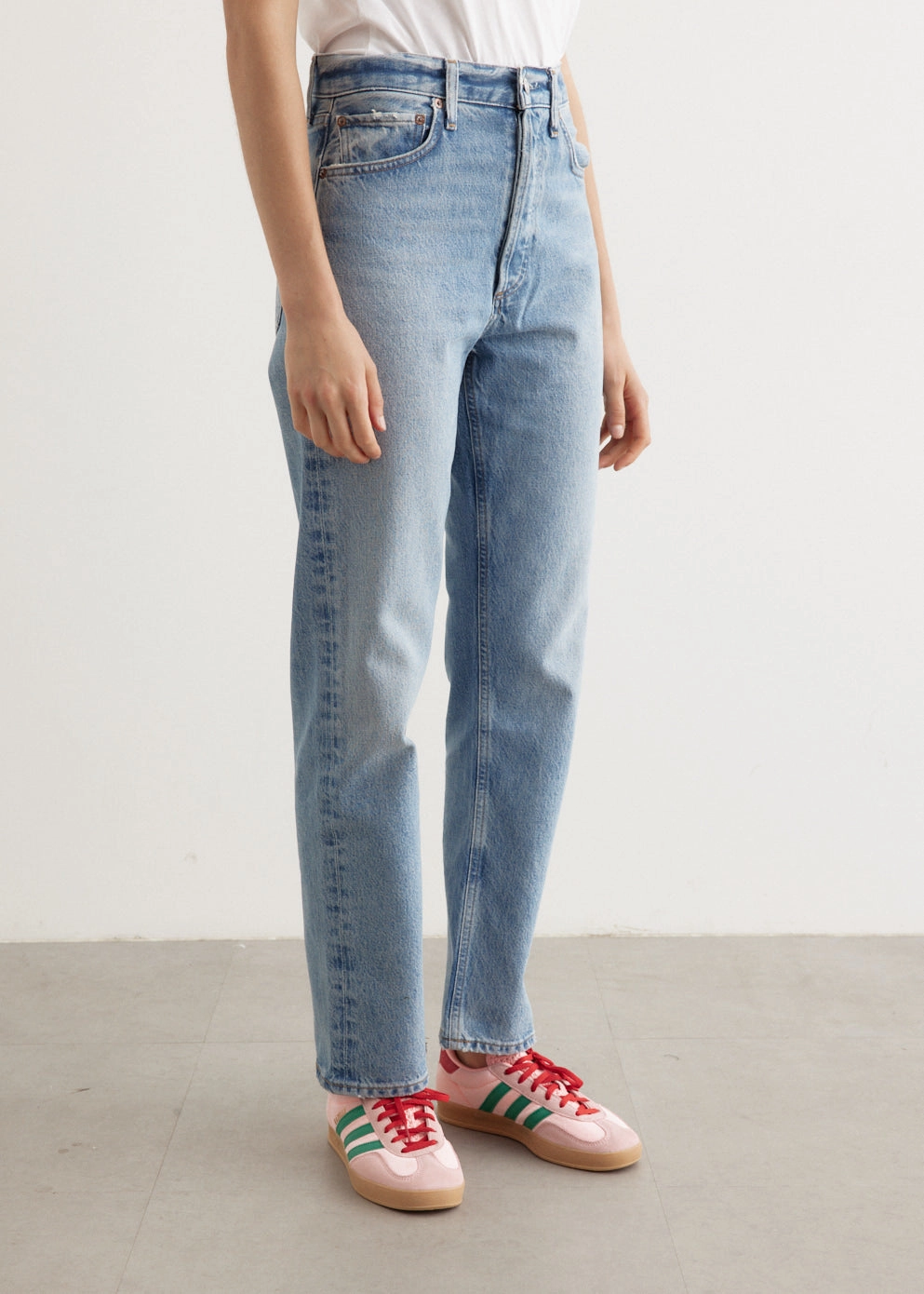 Softened Texture 90's Pinched Waist Jeans