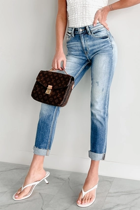 Subtle Texture Outfit Plan Sullivan High Rise Cuffed Slim Straight Kancan Jeans (Medium)