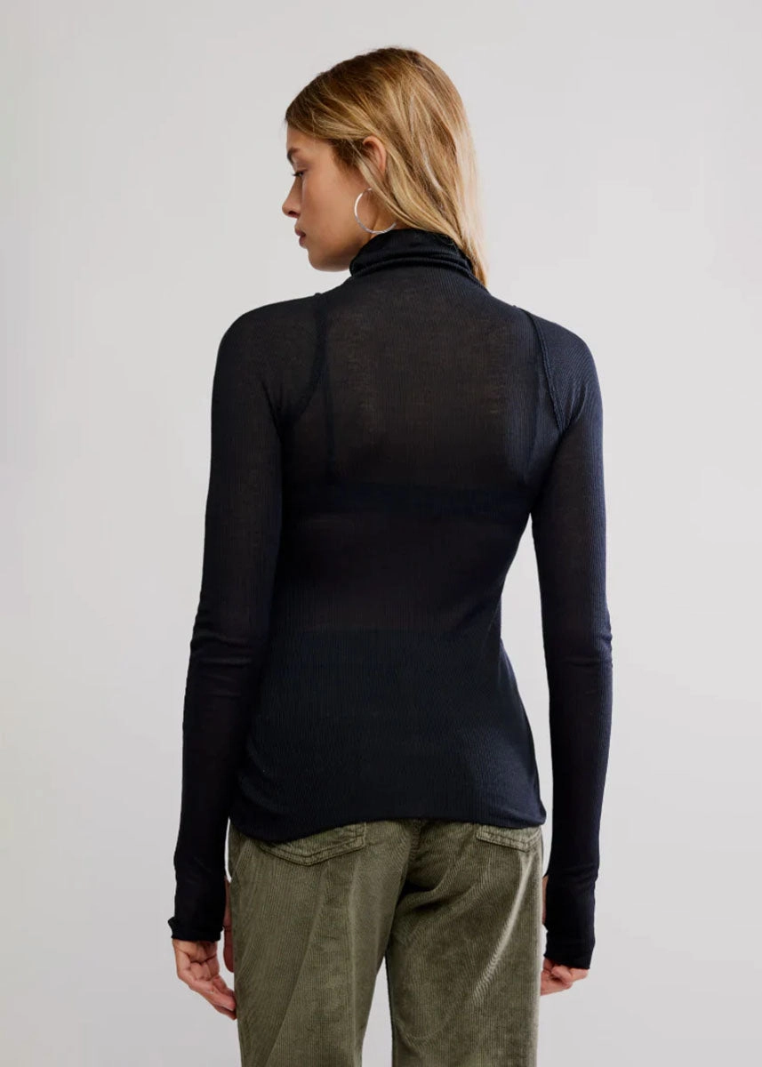 Close To Home Layering Top - Black Hidden Storage Pocket ThermalLining
