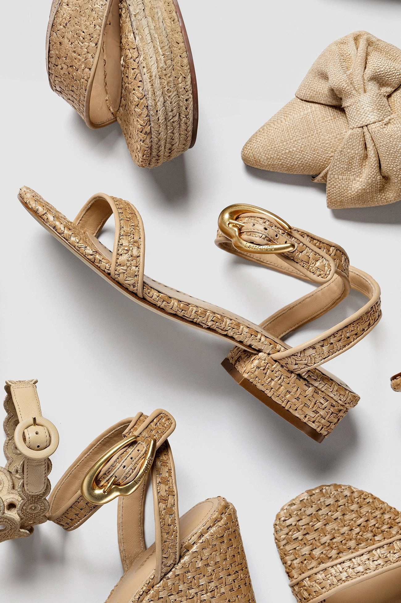Verona Flat Sandal In Beige Leather and Natural Raffia Comfortable Footwear for Every Day