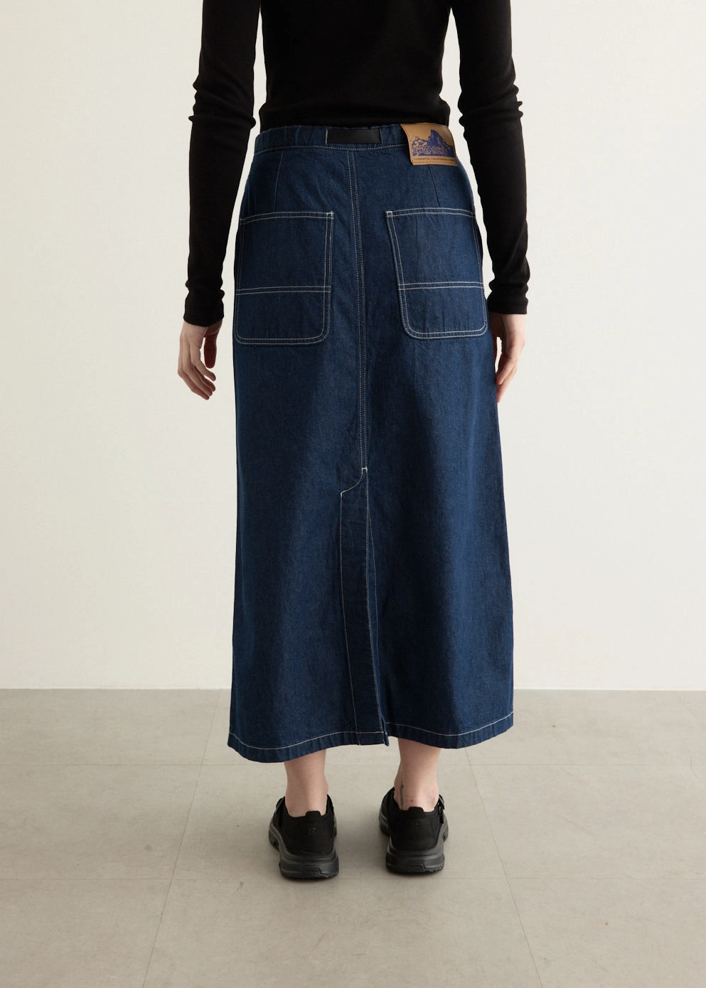 Sutter Denim Skirt Essential Look Clean Detail
