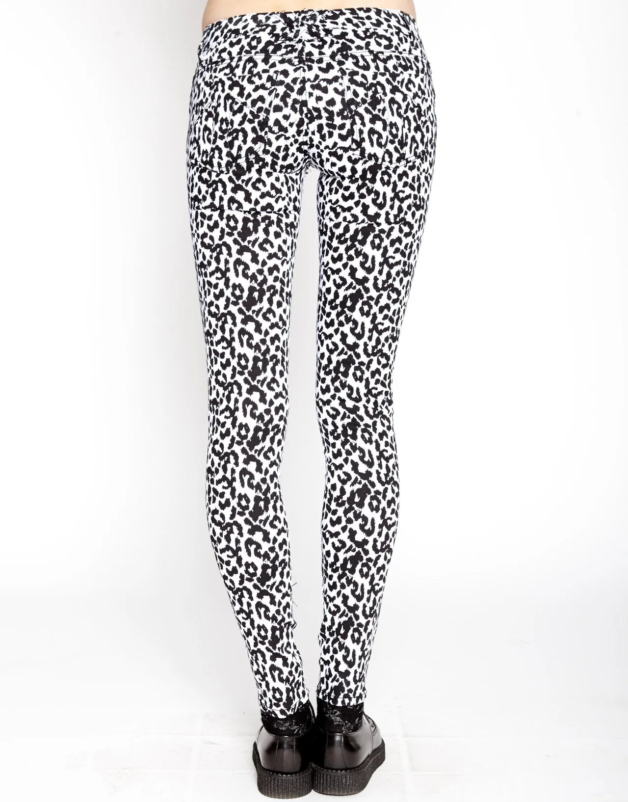 Chilly Weather Fit T-BACK JEAN LEOPARD
