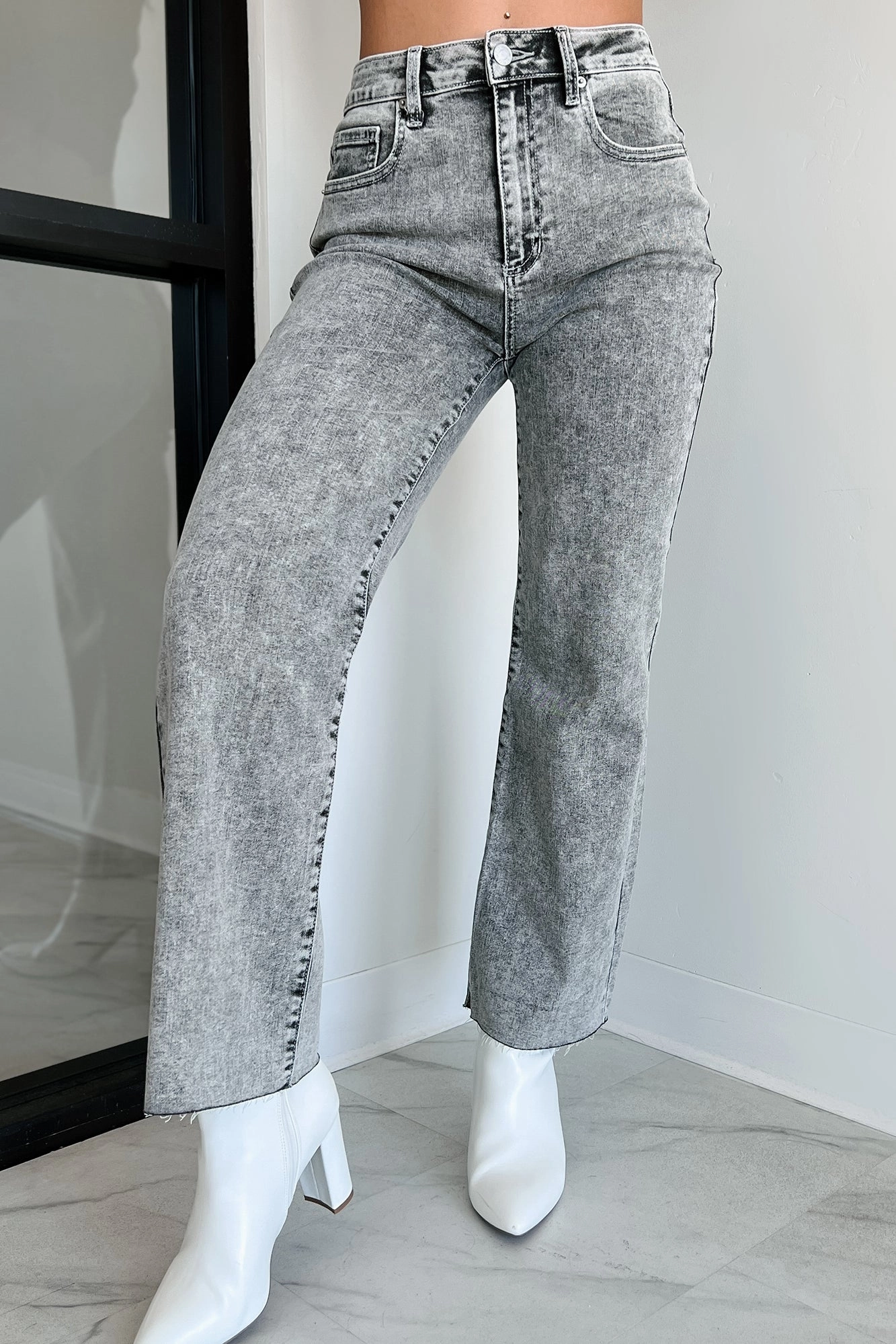 Tannis High Rise Wide Leg Sneak Peek Jeans (Light Acid) Classic Beach Day Travel Outfit City Walk Bold Look