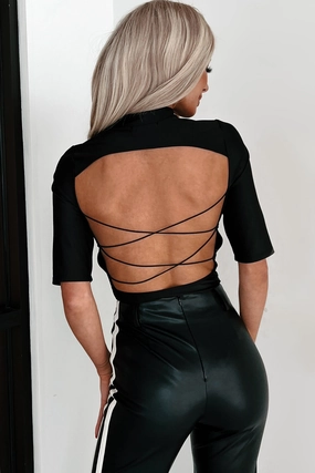 Taryn Short Sleeve Criss-Cross Back Bodysuit (Black) Sleek Active Wear