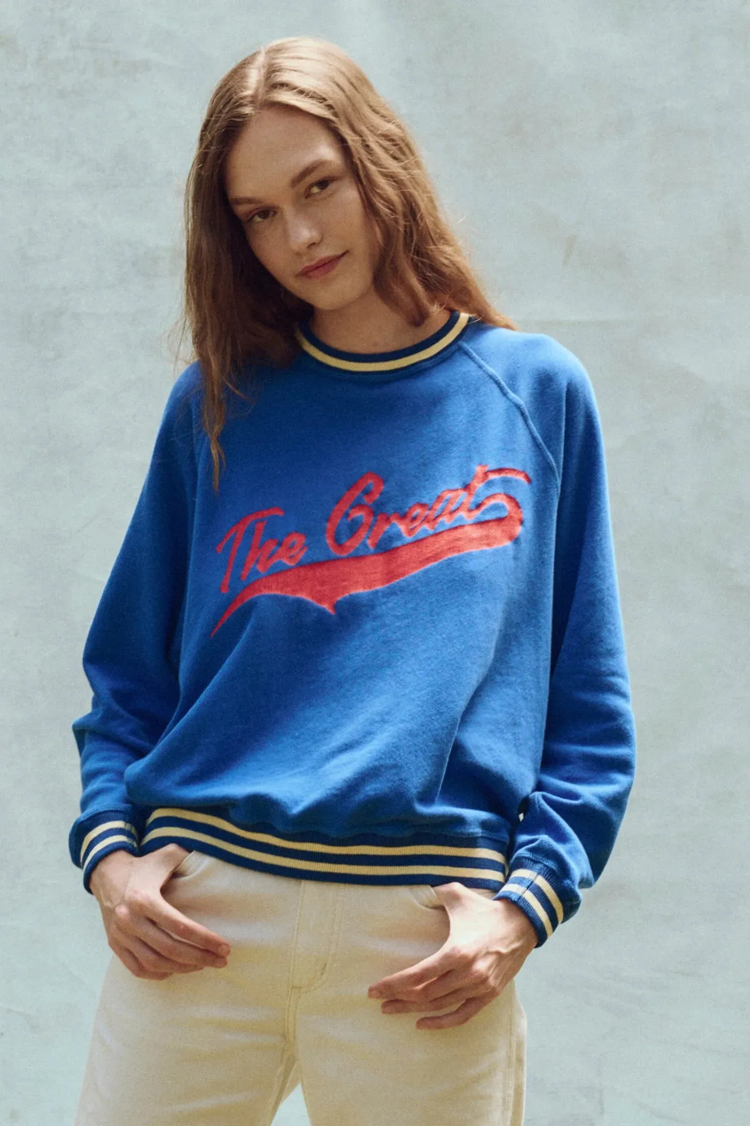 Ergonomic Sleeve Shape Snug Knit The Varsity College Sweatshirt