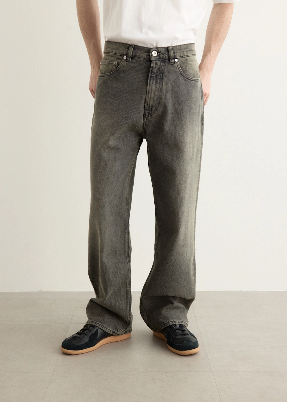 Classic Item Style Basic Third Cut Jeans