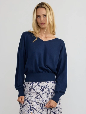 Thermal Regulation Technology ComfortStretch TIE BACK VEE